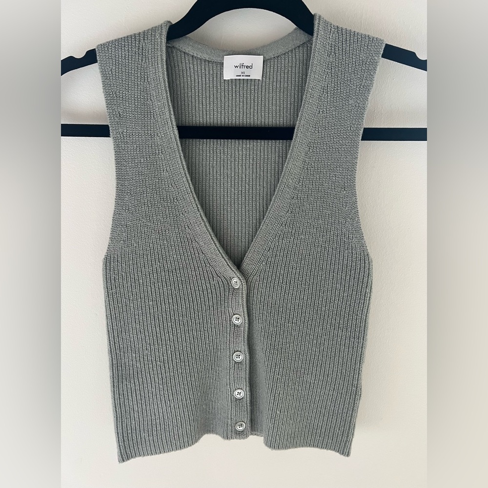 Wilfred
Anya Vest (XS)